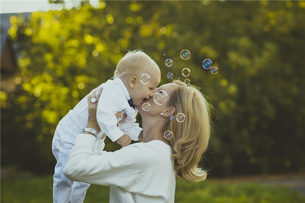 孕妇梦见抱着别人的孩子”